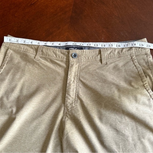 O’Neill | Men's Tan Hybrid Shorts - Picture 8 of 11